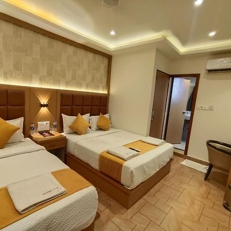 Hotel Riva International Goregaon- Near Nesco Mumbai Bagian luar foto