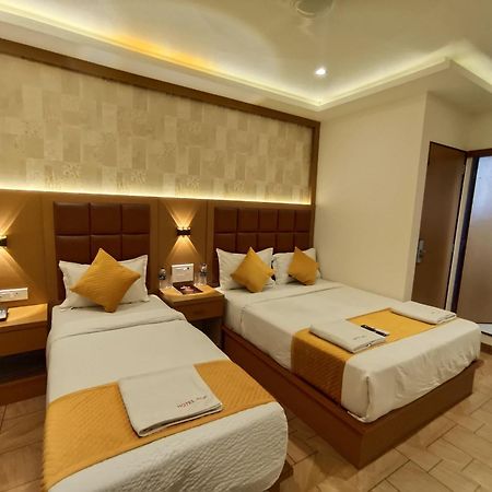 Hotel Riva International Goregaon- Near Nesco Mumbai Bagian luar foto
