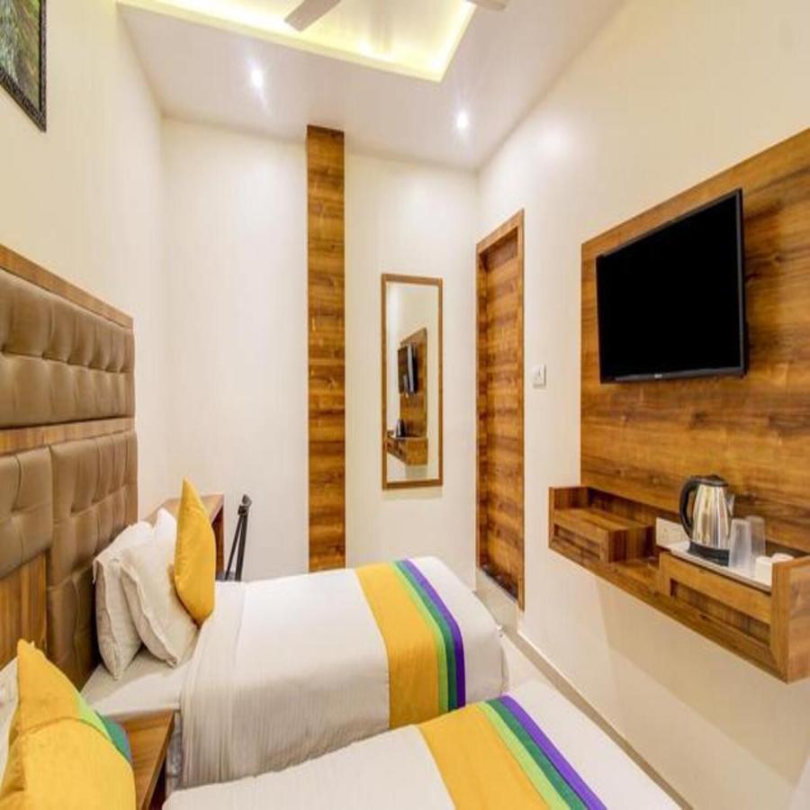 Hotel Riva International Goregaon- Near Nesco Mumbai Bagian luar foto