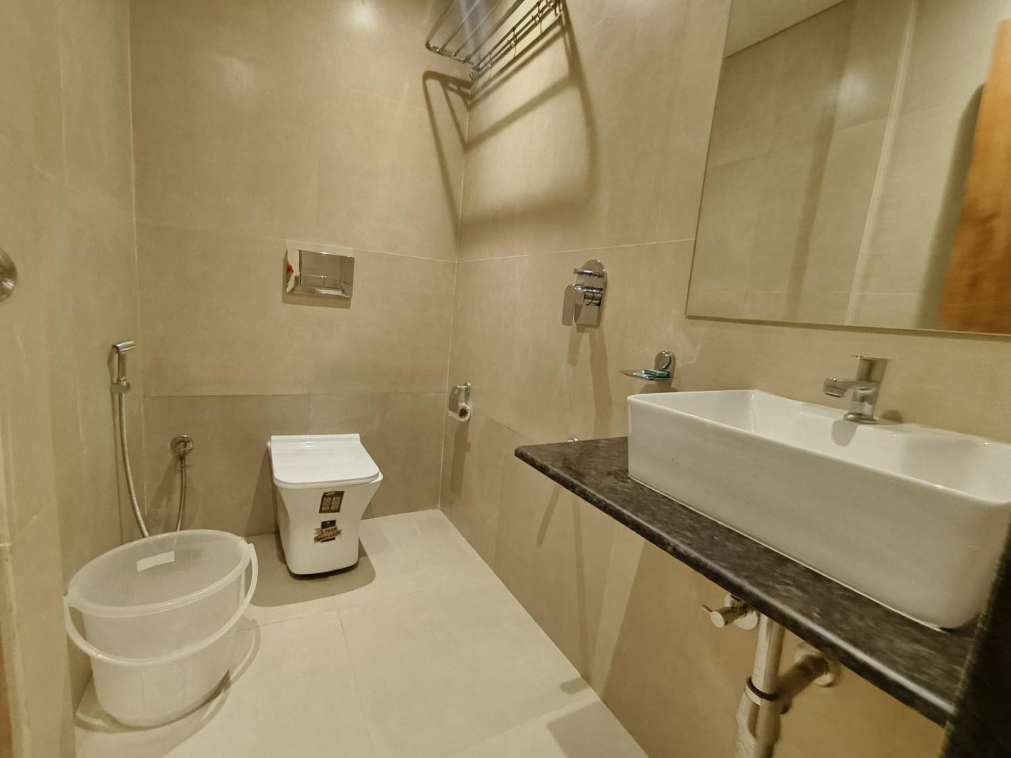 Hotel Riva International Goregaon- Near Nesco Mumbai Bagian luar foto