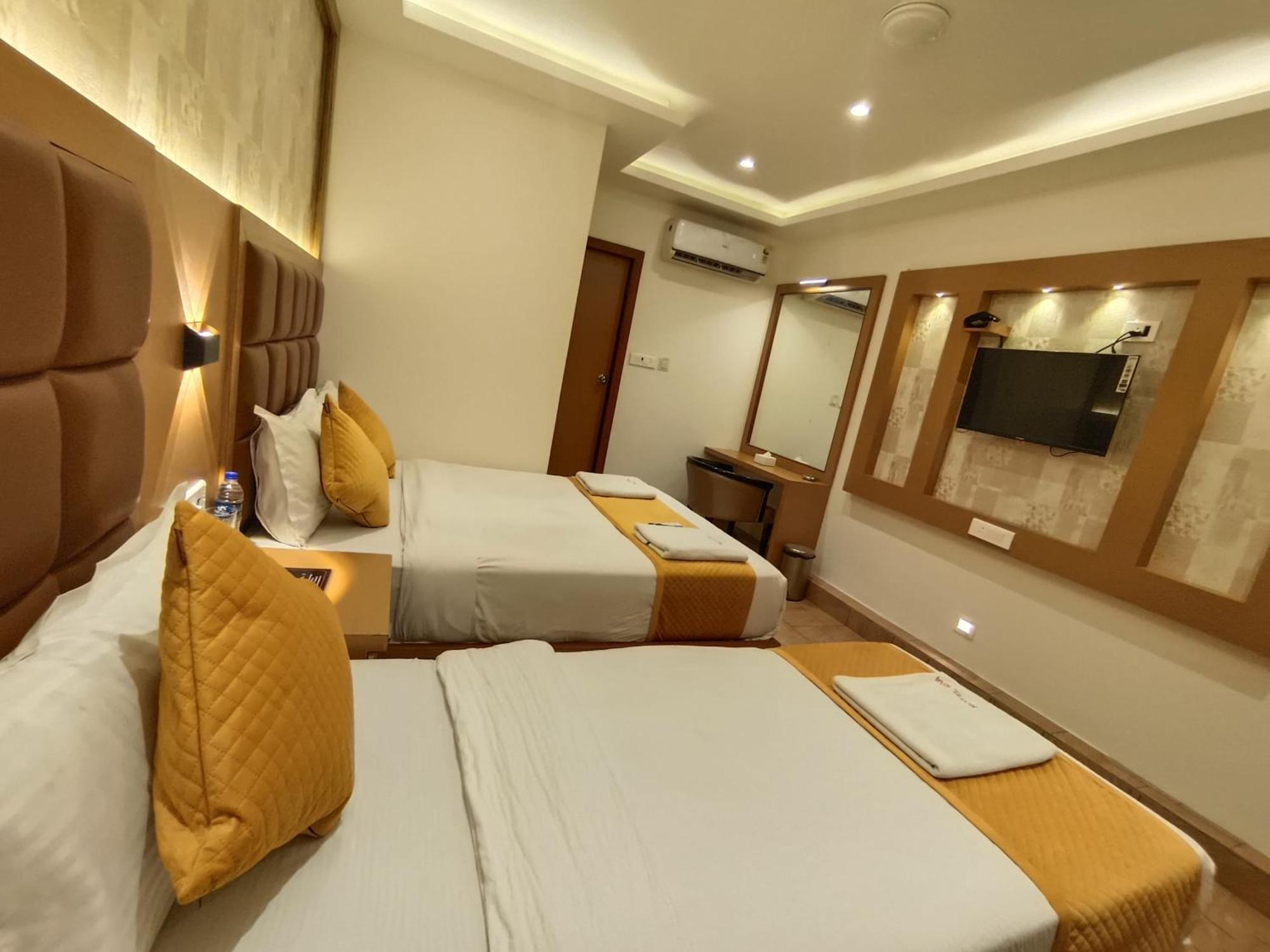 Hotel Riva International Goregaon- Near Nesco Mumbai Bagian luar foto