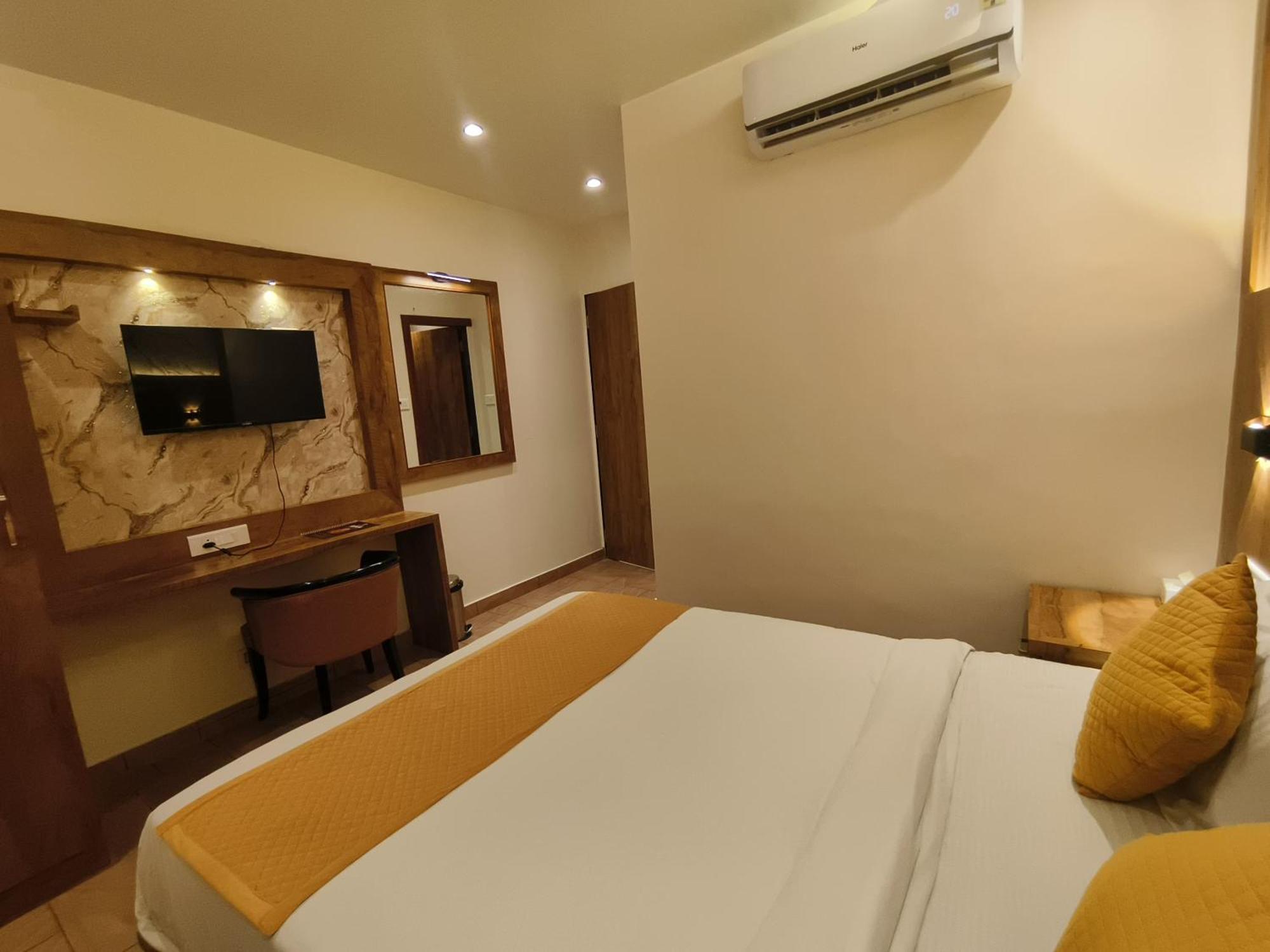 Hotel Riva International Goregaon- Near Nesco Mumbai Bagian luar foto