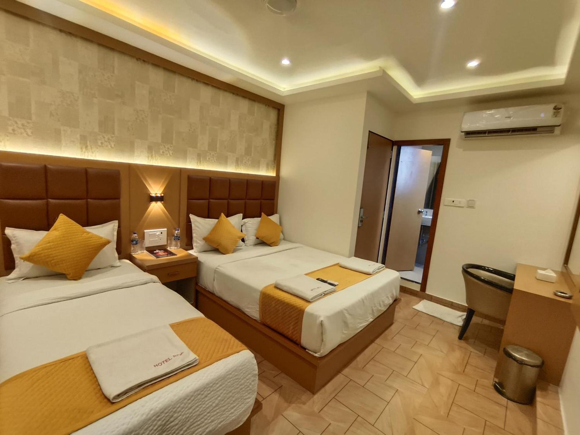 Hotel Riva International Goregaon- Near Nesco Mumbai Bagian luar foto